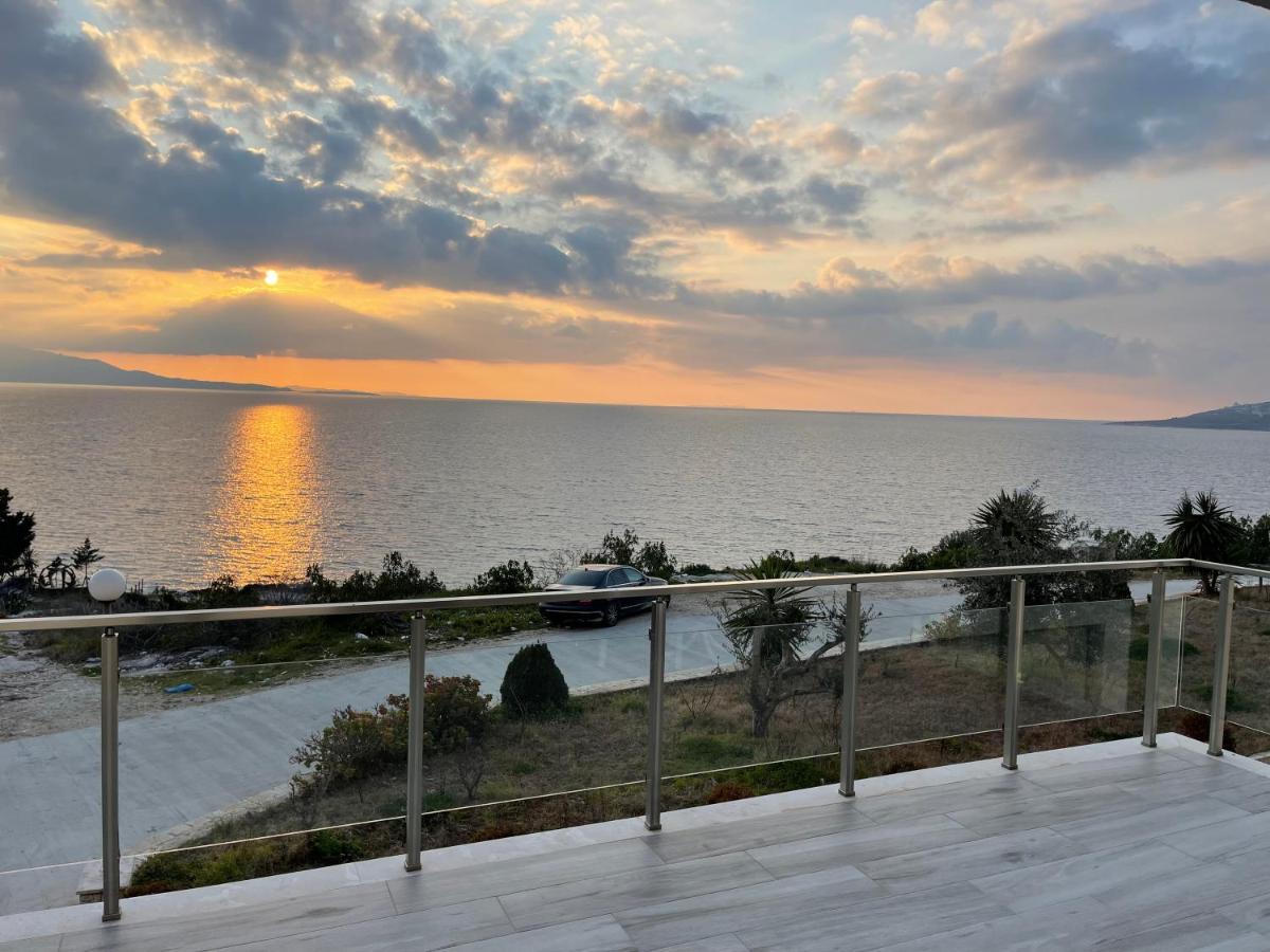 Wave Sarandë