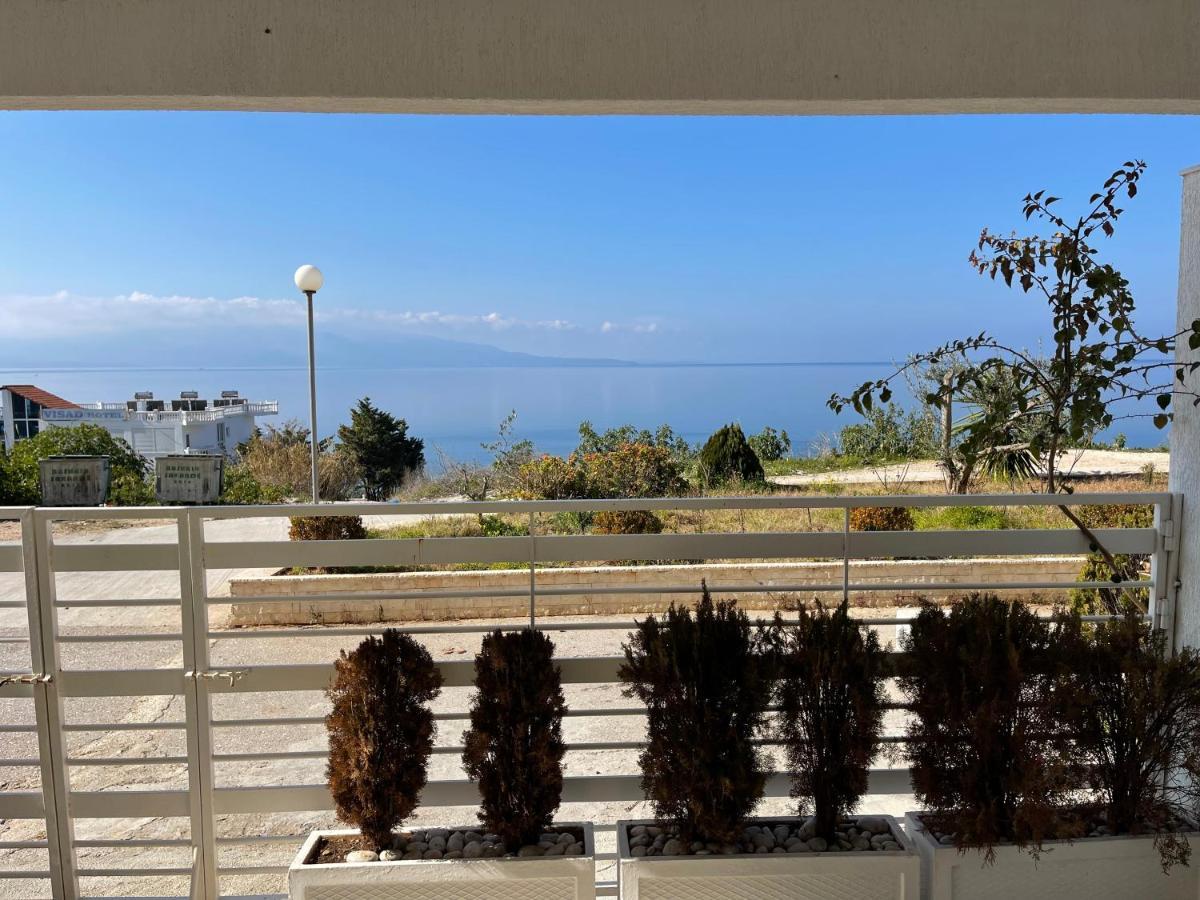 Wave Sarandë